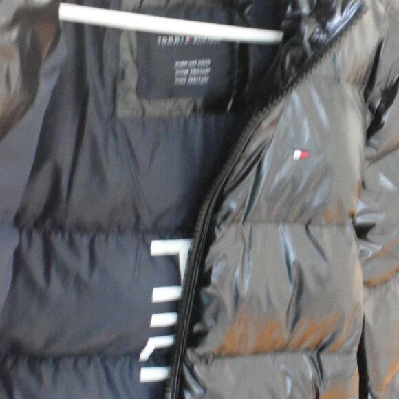 Worn only once! Men's Tommy Hilfiger Puffer Jacket - Picture 4 of 6